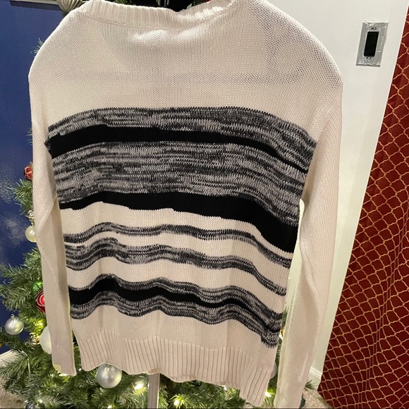 Banana Republic White and Black Striped Sweater - Picture 2 of 2